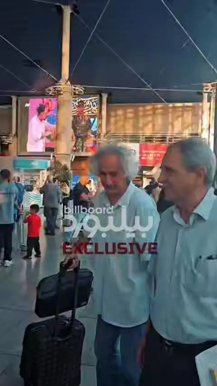  اولین ویدئو از لحظه ورود محسن نامجو به ایران