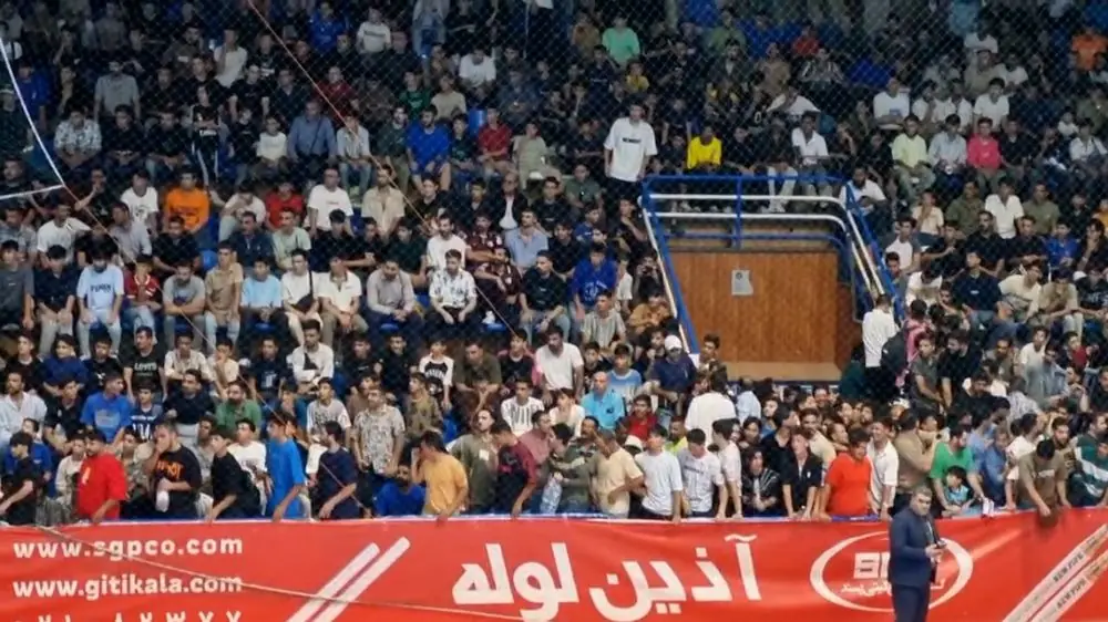  ازدحام عجیب و غریب هواداران گیتی پسنداصفهان ورودی سالن