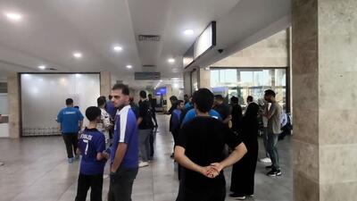  استقبال هواداران استقلال در فرودگاه