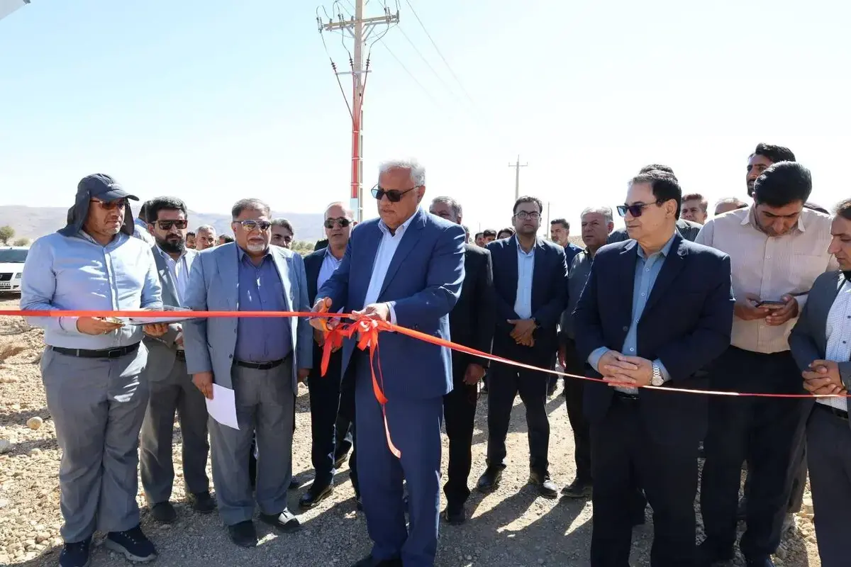  نیروگاه خورشیدی ۳.۲ مگاواتی پاسارگاد افتتاح شد