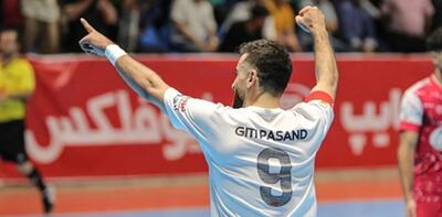 مدیرعامل گهرزمین: جام را به تیم خاص بدهید / کشاورز: چون پولدارید نباید پنالتی بگیرند؟