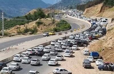 ترافیک در محورهای چالوس و هراز سنگین است