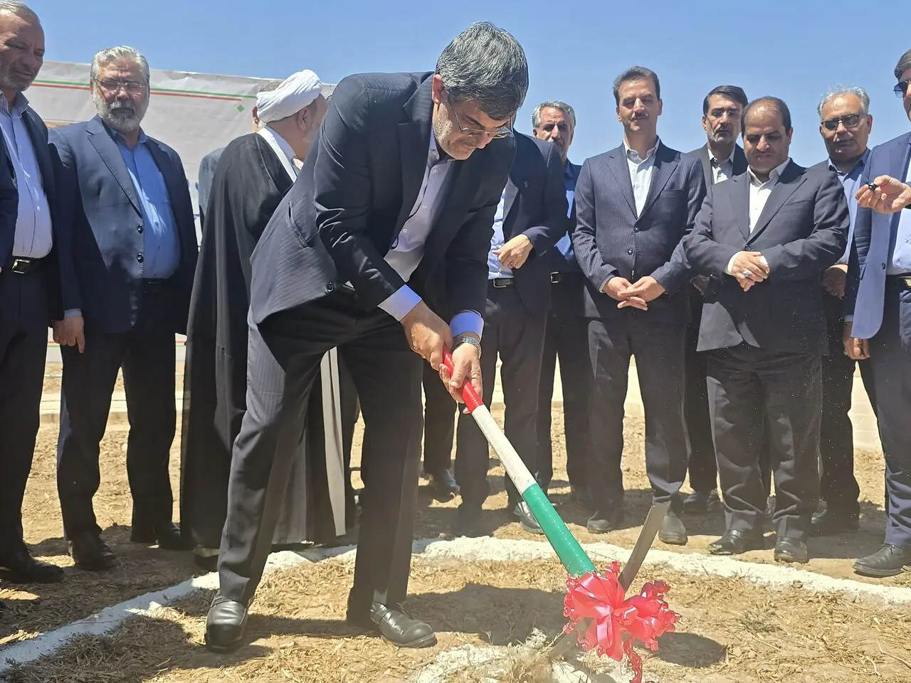 افتتاح یک مدرسه و آغاز ساخت پلاتوی مجتمع فرهنگی آیتالله خاتمی در اردکان یزد