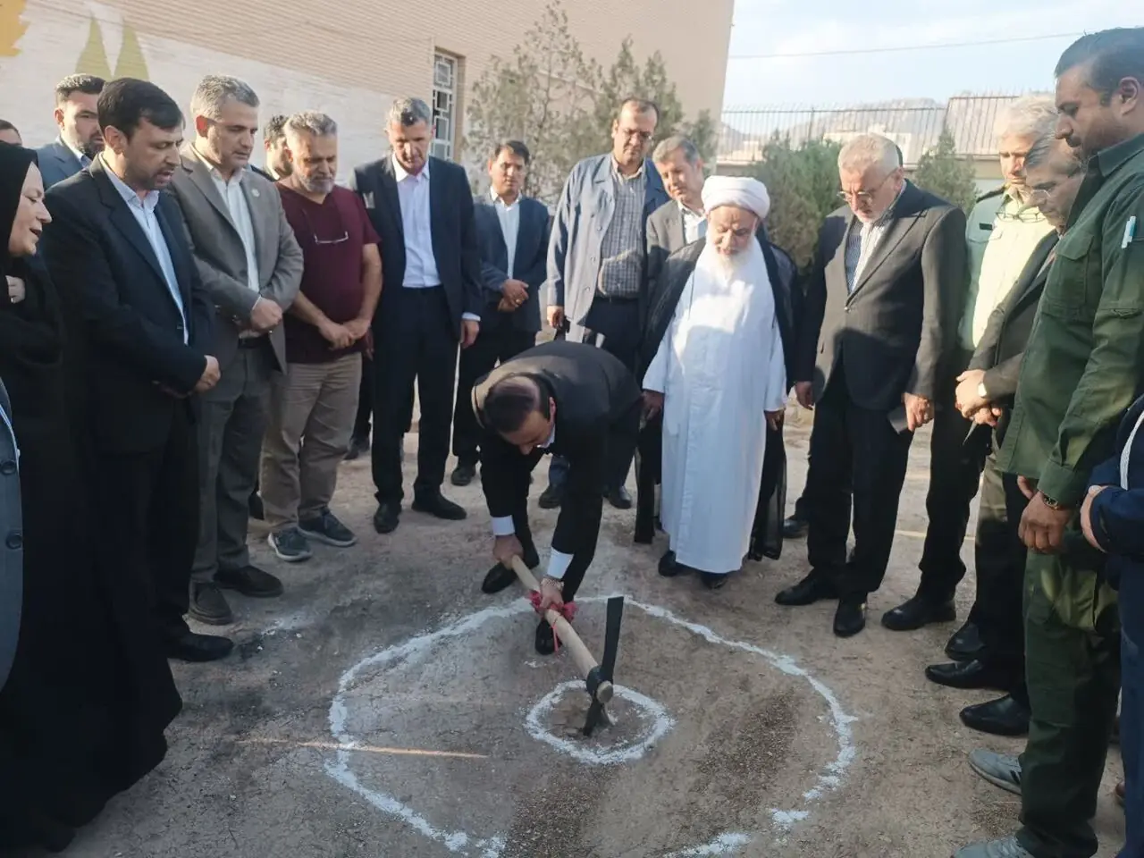 واحد آموزشی ۶ کلاسه الحاقی در آبیک کلنگزنی شد