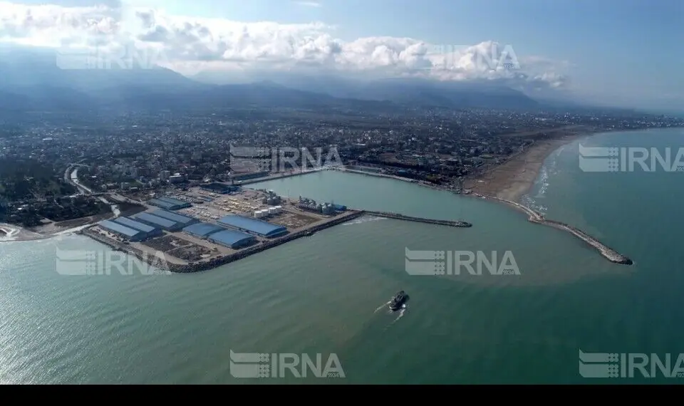  معاون وزیر راه: جاده دسترسی بندر نوشهر بار ترافیکی غرب مازندران را کاهش می‌دهد
