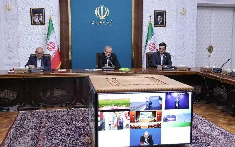  رئیس‌جمهور: از ظرفیت‌های کرمان در تولید انژی‌های پاک استفاده شود