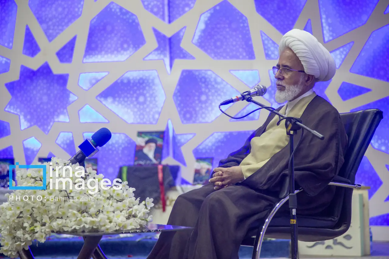  امام جمعه کرمانشاه: وحدت مذاهب، پاسخ قاطع ملت ایران به دشمنان اسلام است