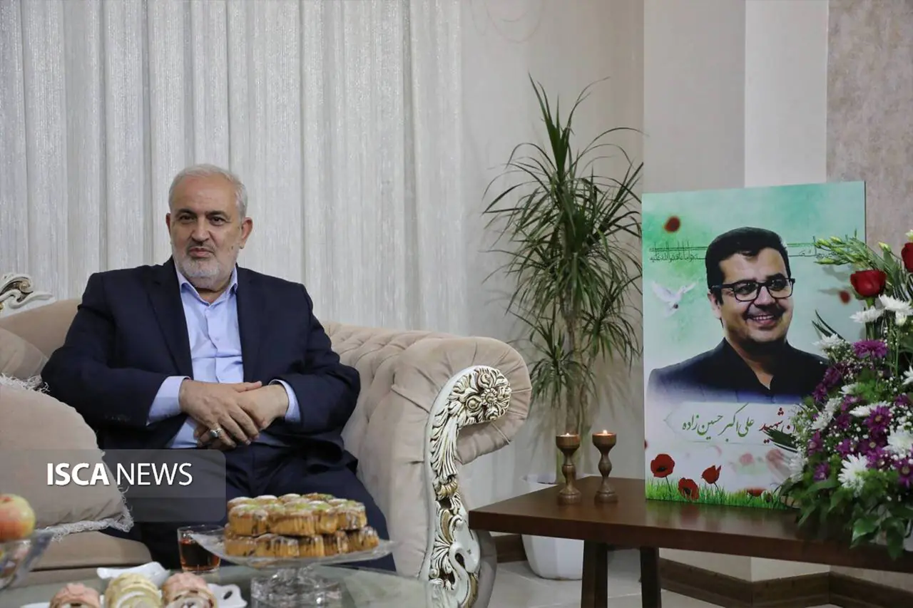  مسیر خدمت و مقاومت را با هوشیاری و تدبیر ادامه دهیم