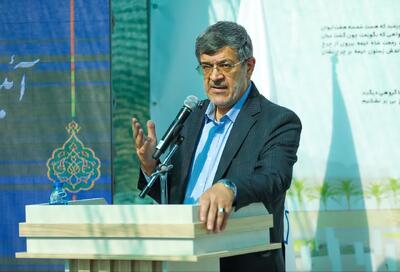 استاندار یزد: پاسداشت مفاخر فرهنگی وظیفهای فراتر از یک اقدام نمادین است