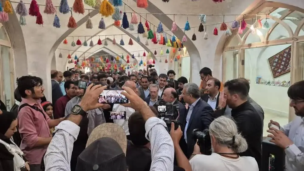 استاندار: افتتاح بازارچه صنایعدستی آغاز مسیر احیای بافت تاریخی بلادشاپور است