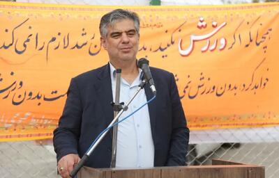 استاندار مرکزی: زمینهای چمن روستایی فرصتی برای کشف استعدادهای ورزشی است