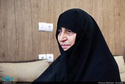 لاله افتخاری، نماینده ادوار مجلس: تندروی، اهانت و تهمت زدن بازی در زمین دشمن است/ دو قوه دیگر با رئیس جمهور همراه هستند/ پزشکیان تکیه بر مردم داشته باشد