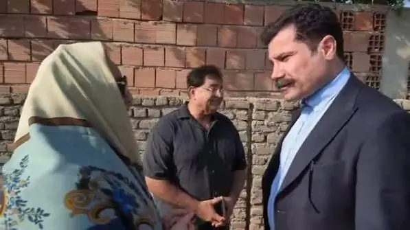  ببینید | تقدیر خانواده سردار آزمون از معاون رئیس‌جمهور
