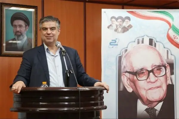  زندیه وکیلی: مفاخر علمی به الگوی عملی نسل جوان تبدیل شوند