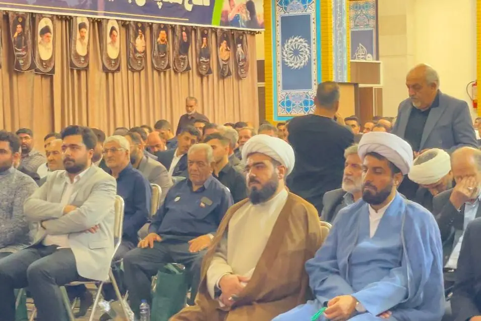  تجلیل از صداهای ماندگار میدان در گلزار شهدای وادی رحمت تبریز
