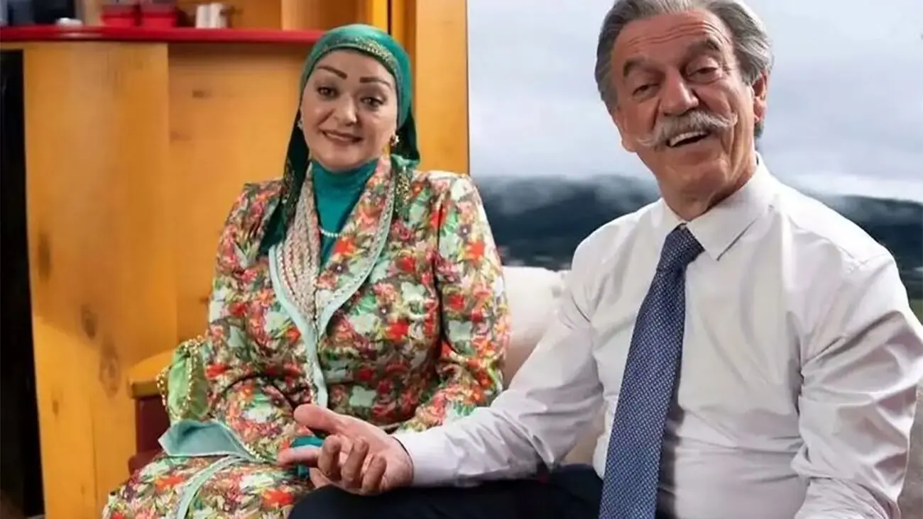 سفر در زمان / عکس «لطافت، مادر دولت» در پشت صحنه سریال پایتخت 7؛ سال 1403