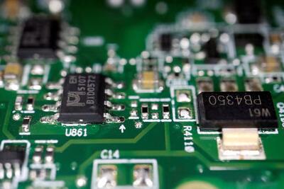 پولیتیکو: آمریکا دور جدیدی از تعرفهها را بر نیمهرساناها بررسی میکند