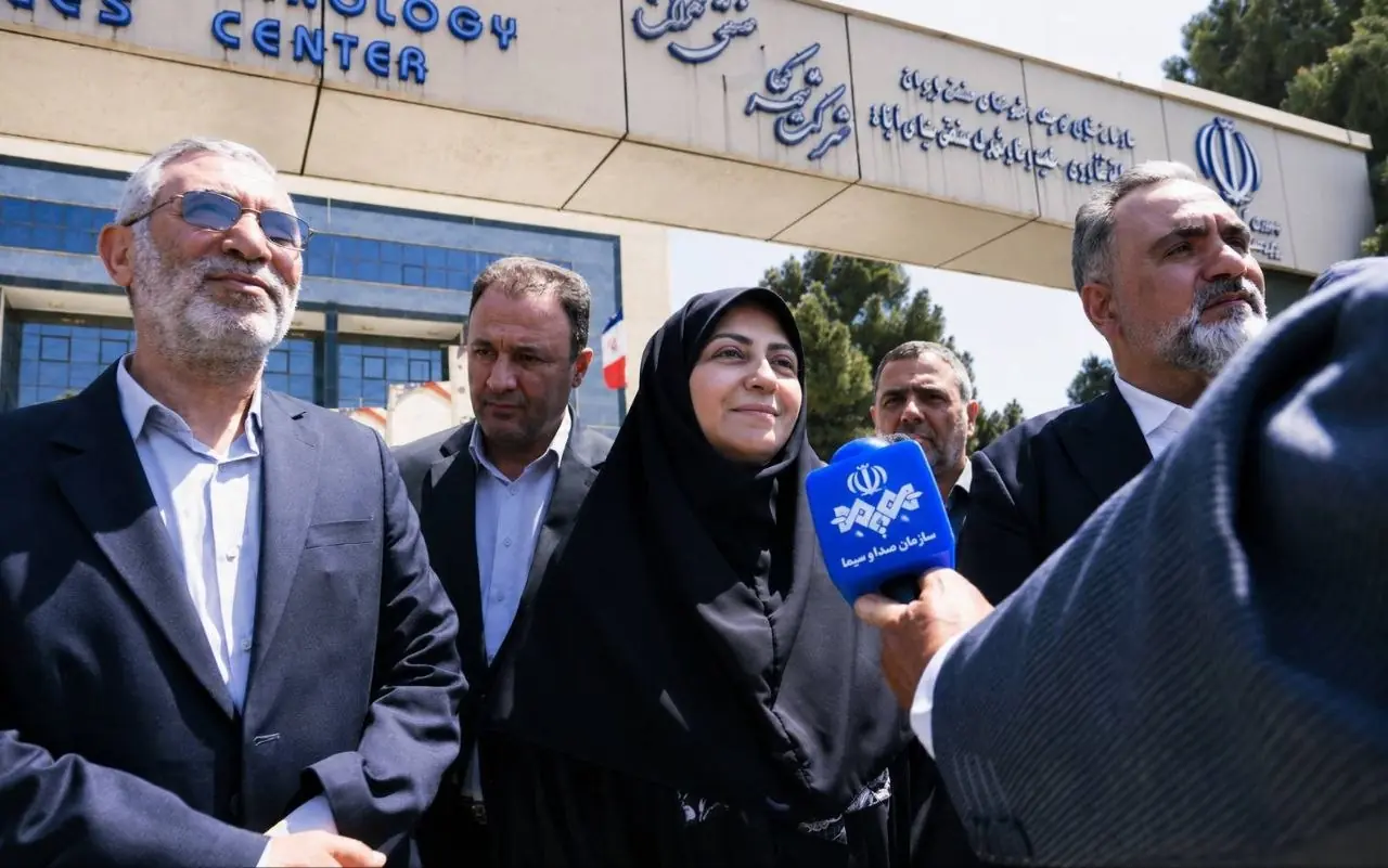 افتتاح بزرگترین نیروگاه خورشیدی سقفی کشور با حضور رئیس سازمان حفاظت محیط زیست