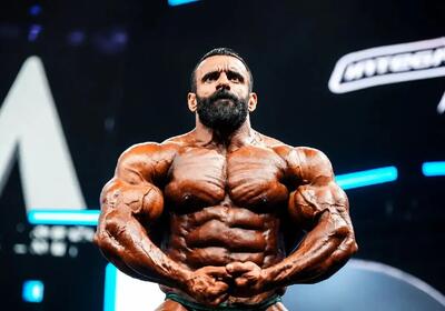 واکنش تند هادی چوپان به خبر جنجالی درباره ممنوع الورودی اش به امارات + عکس
