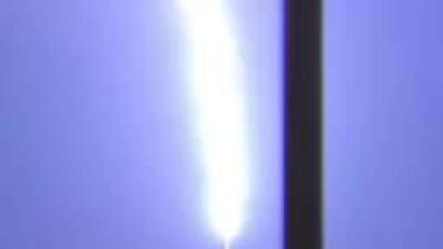 در مکه، صاعقه به نوک برج ساعت سلطنتی برخورد کرد