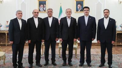 عکس یادگاری سفرای جدید ایران با رئیس جمهور