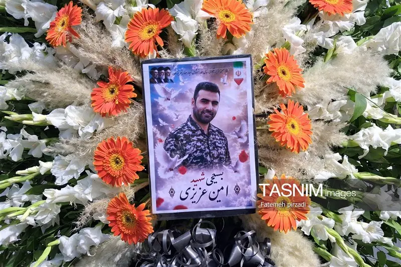 بدرقه باشکوه شهید مدافع امنیت در بروجرد - تسنیم