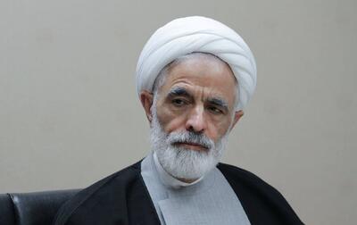 روحانی مشهور: برای هملباسانم متاسفم که به مذاکرهکنندگان تهمت میزنند
