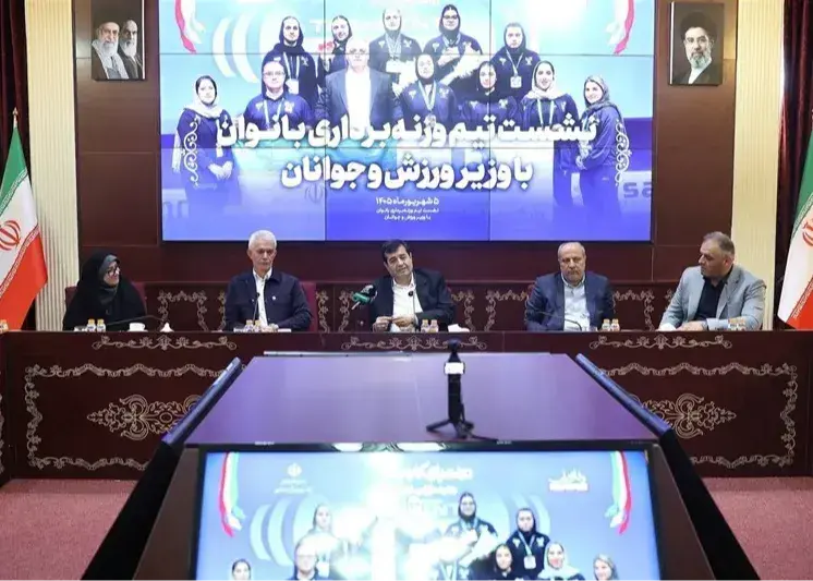  دیدار بانوان مدال‌آور وزنه‌برداری با وزیر ورزش