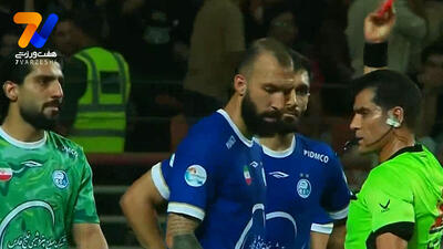 با ورود VAR عارف آقاسی نجات پیدا کرد!