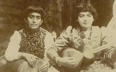 تصویری از زنان نوازنده و رقاص در دوران قاجار