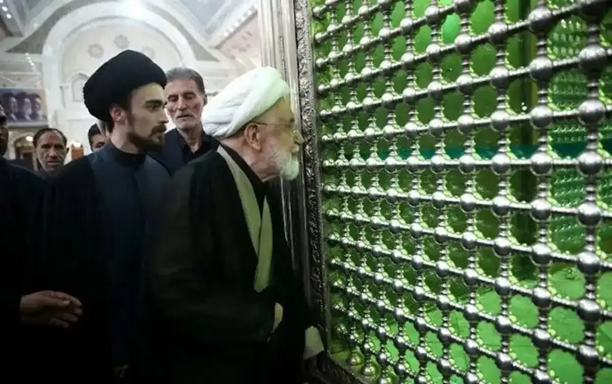  کروبی به حرم امام خمینی رفت