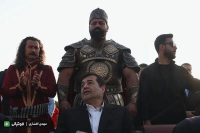 ظاهر شوکهکننده قویترین مرد ایران در دیدار با وزیر