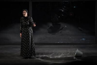بازخوانی «آتشسوزیها» در تئاتر شهر؛ آینهای از تابآوری و مقاومت انسانی در برابر ویرانی