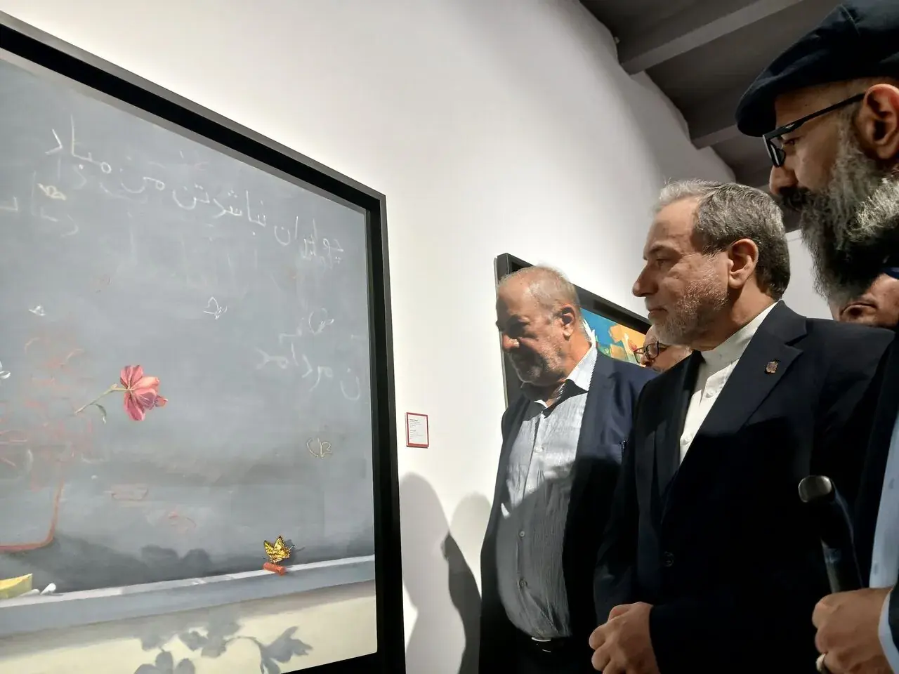 عباس عراقچی: کشورهای خارجی برای درک حقوق بشر به نمایشگاه «مدرسه میناب» بیایند