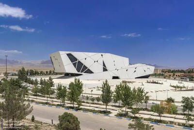 کتابخانهای متفاوت در دانشگاه سمنان؛ معماری مدرن با الهام از هنر ایرانی - چیدانه