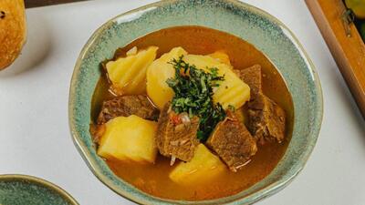  سفر به گذشته های دور با طرز تهیه قورما شورباسی تبریزی؛ یک کاسه عطر و اصالت آذربایجان