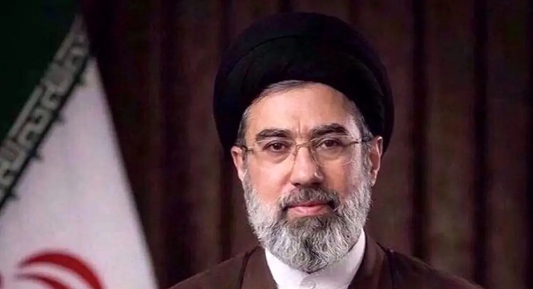 رهبر انقلاب: ارتکاب هرآنچه به ضرر انسجام اجتماعی باشد، ممنوع است | «جنگ یا مذاکره» و «وفاق یا تندروی» دوگانهسازیهای موهوم هستند
