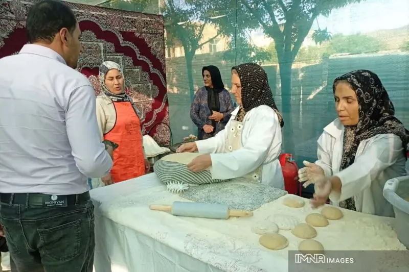 دومین جشنواره نان محلی شهر حنا اصفهان با شعار «از مزرعه تا سفره» افتتاح شد | انصاف نیوز