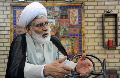 رهامی: کسانی که شعار میدهند نباید صلح کنیم، حتی یک روز هم در جنگ نبوده اند