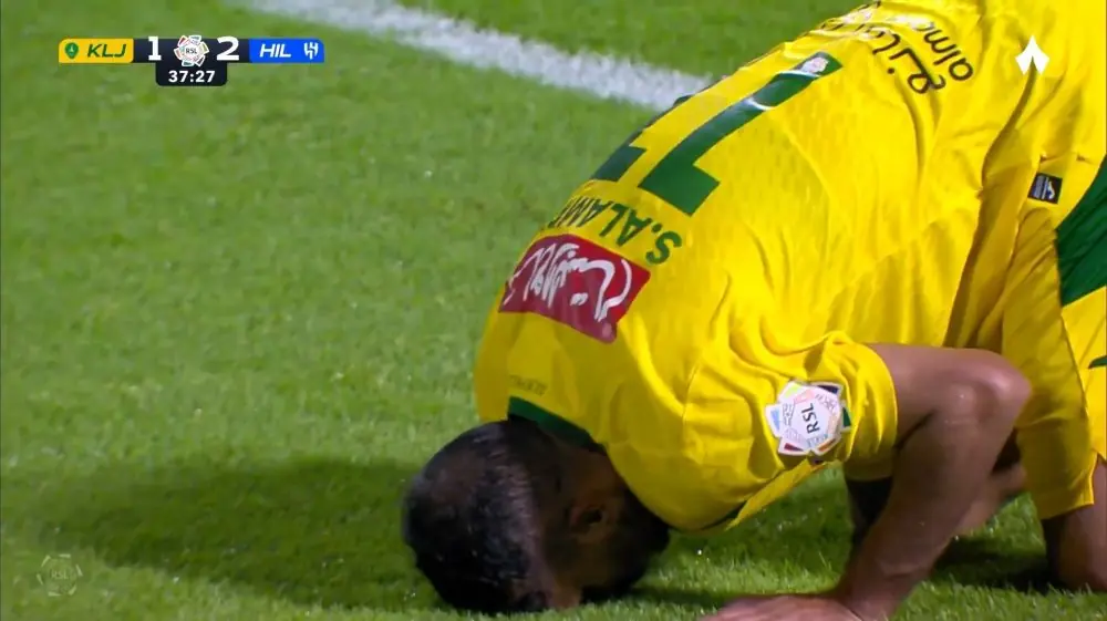  گل اول الخلیج به الهلال (صالح الجمعان)