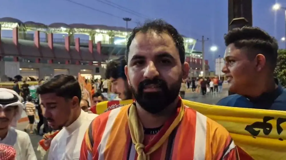  واکنش هواداران فولاد خوزستان به کری خوانی هواداران استقلال و جذب رامین رضاییان