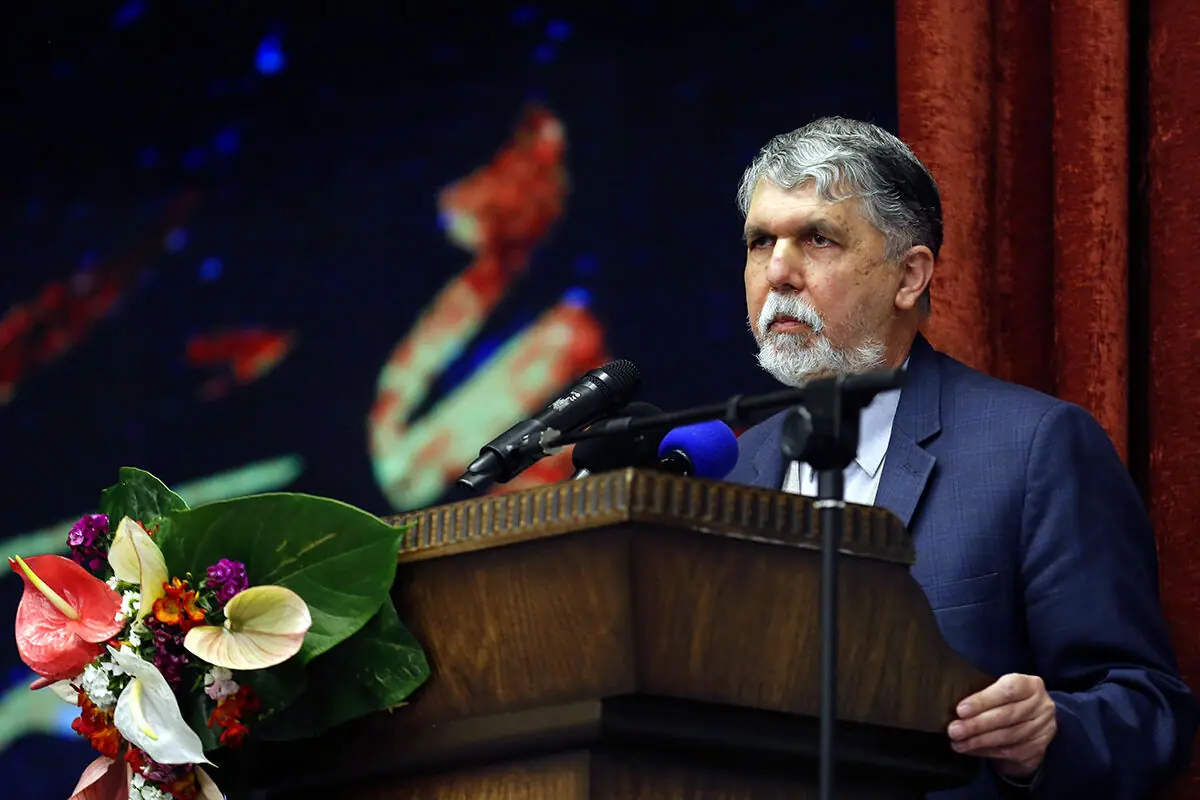 ویدئویی از بهم زدن سخنرانی وزیر ارشاد در یزد توسط تندروها