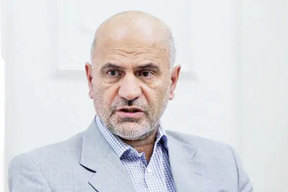 مومنی: داراییهای ملی از مسیر خصوصیسازی در حال کاهش است