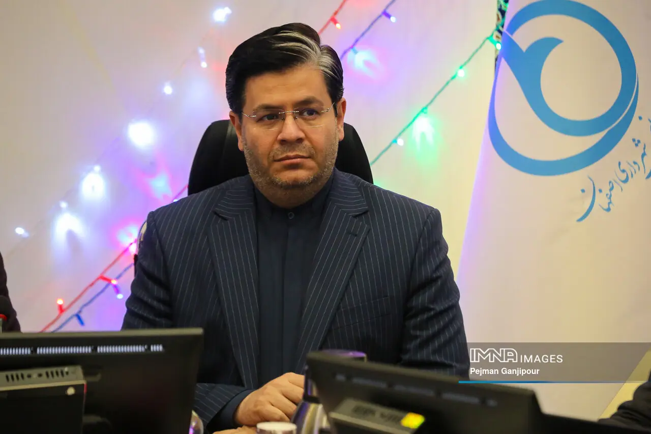 نخستین حفاظ غلتکی کشور در پروژه شهید رئیسی اصفهان اجرا شد