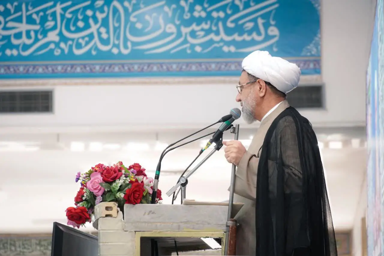 امام جمعه کرمان بر حفظ وحدت و هوشیاری در مقابل توطئههای دشمنان تاکید کرد