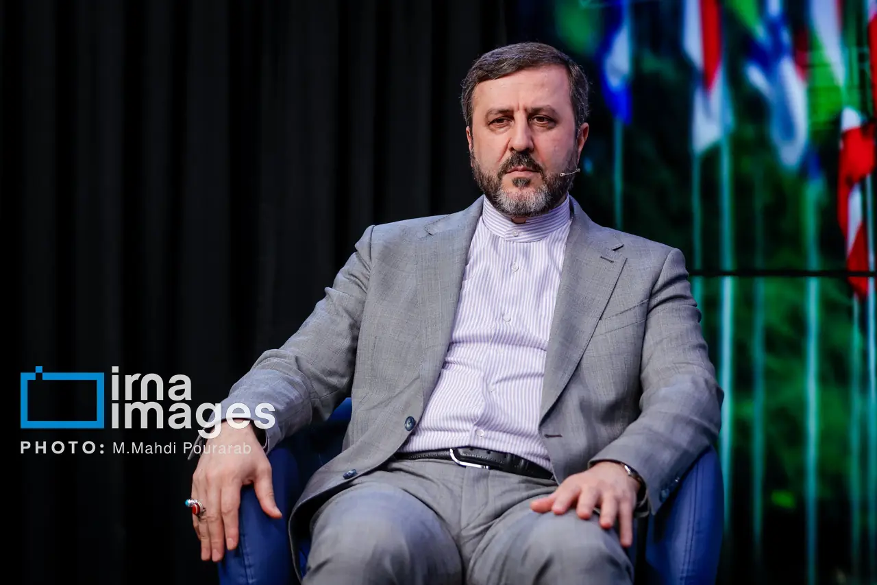 غریبآبادی: ترامپ دچار توهم و هذیان شده و باید درمان شود