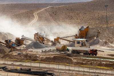 استاندار چهارمحال و بختیاری: مسیر توسعه استان با وجود بحرانها متوقف نشد