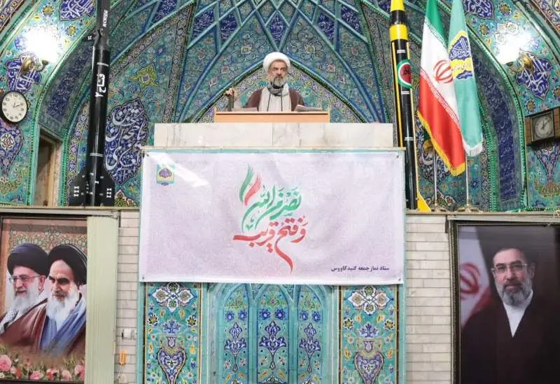  امام جمعه گنبدکاووس: مردم مراقب جنگ روانی دشمنان باشند