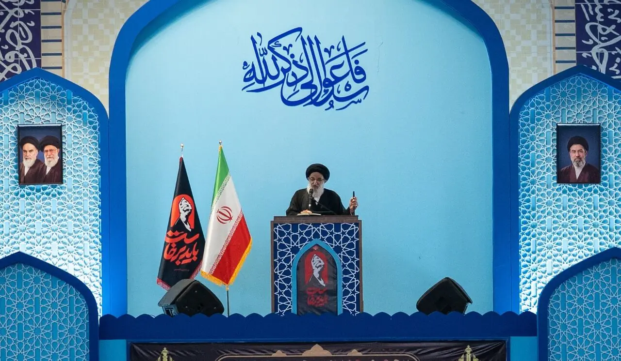  امام  جمعه کرج : وحدت سلاح استراتژیک جهان  اسلام در مقابل دشمنان  است