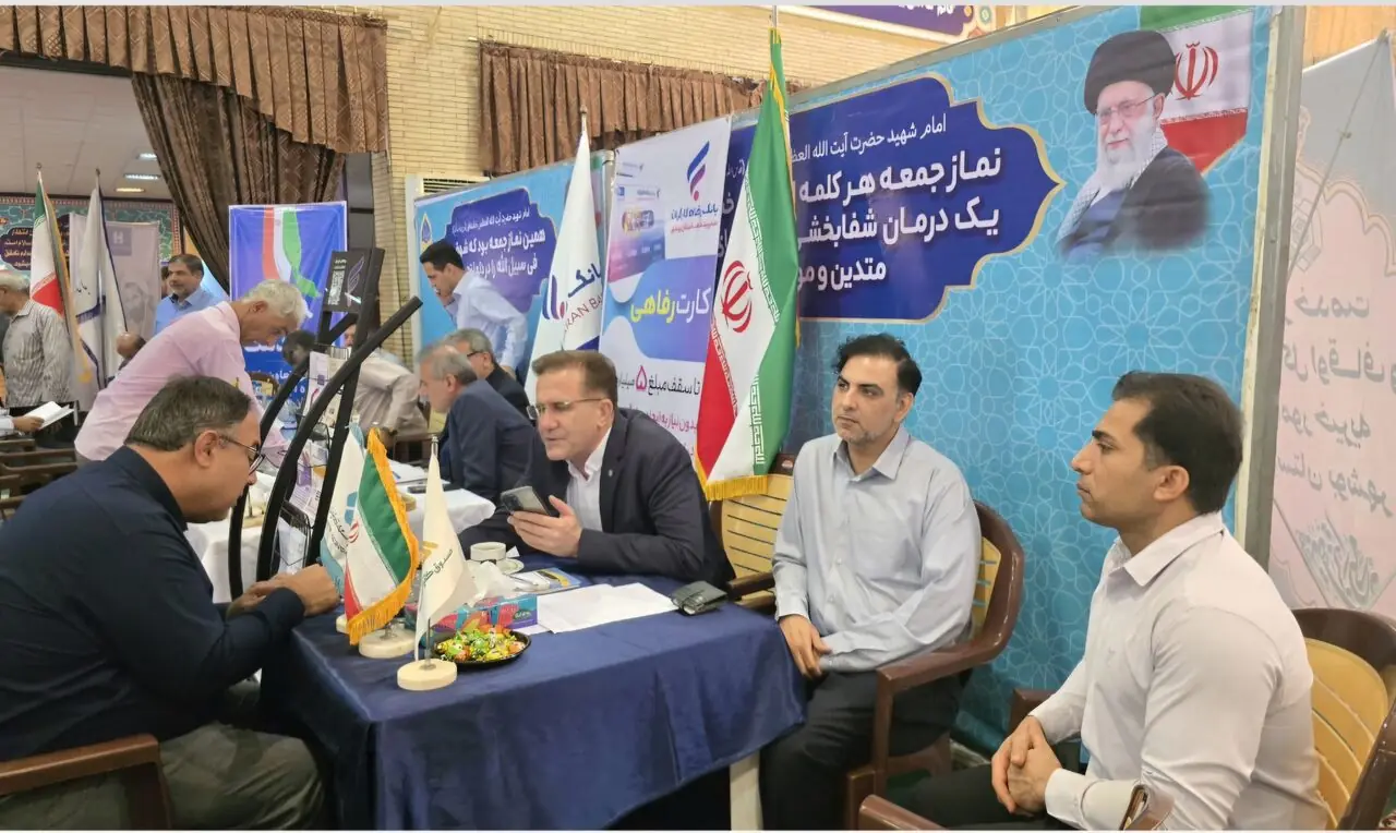  میز ارتباطات مردمی هفته دولت در شهرستان‌های ده‌گانه استان بوشهر برپا شد